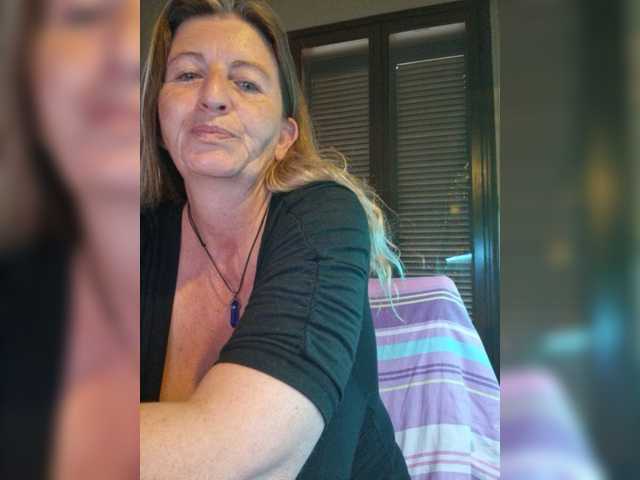 JennaDeluxe live cam on BongaCams