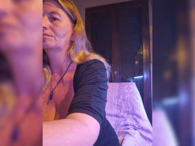 JennaDeluxe live cam on BongaCams