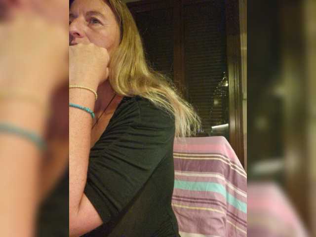 JennaDeluxe live cam on BongaCams