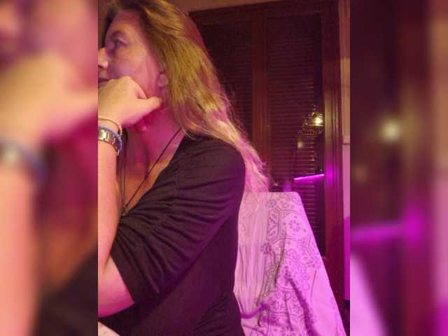 JennaDeluxe live cam on BongaCams
