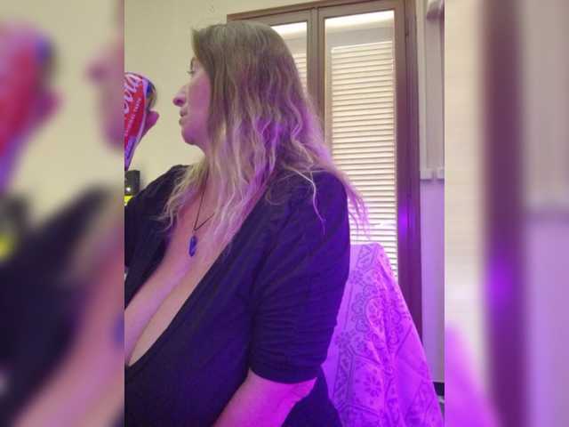 JennaDeluxe live cam on BongaCams