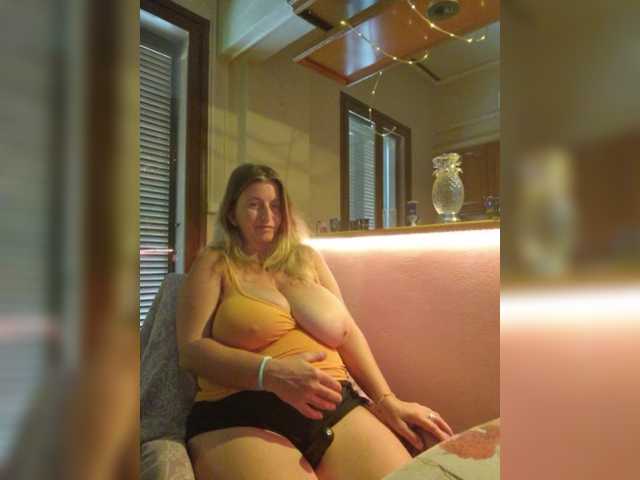 JennaDeluxe live cam on BongaCams