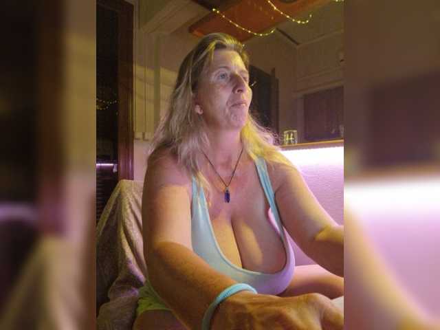 JennaDeluxe live cam on BongaCams