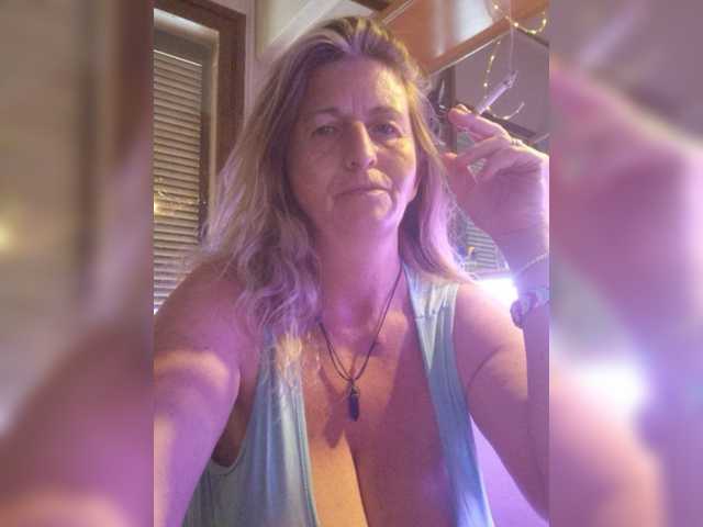 JennaDeluxe live cam on BongaCams