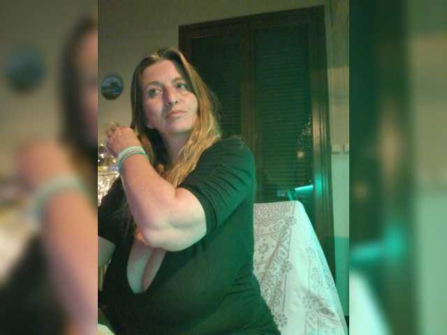 JennaDeluxe live cam on BongaCams