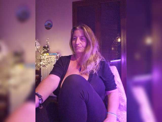 JennaDeluxe — live female cam
