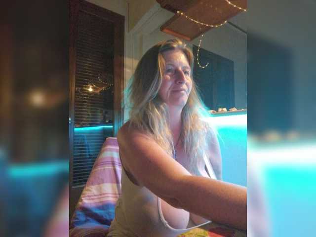 JennaDeluxe live cam on BongaCams