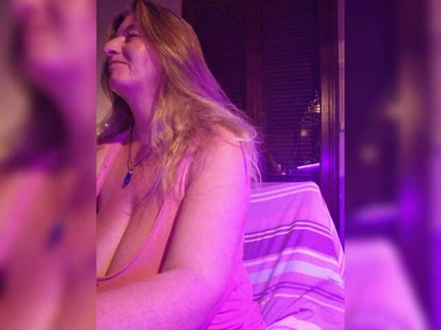 JennaDeluxe live cam on BongaCams
