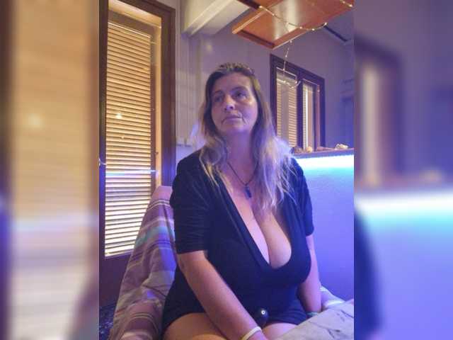 JennaDeluxe live cam on BongaCams