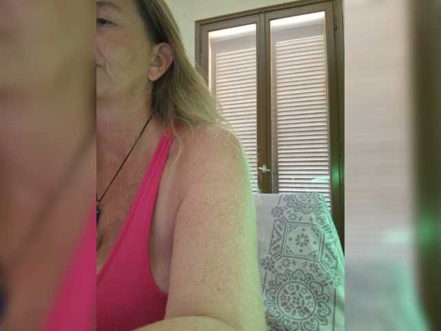 JennaDeluxe live cam on BongaCams
