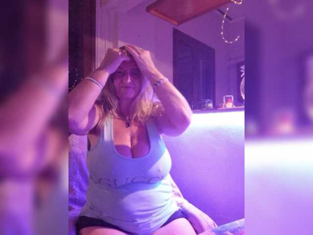 JennaDeluxe live cam on BongaCams