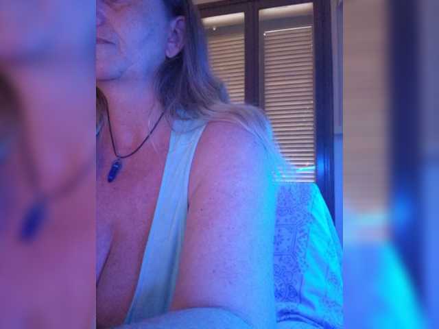 JennaDeluxe live cam on BongaCams