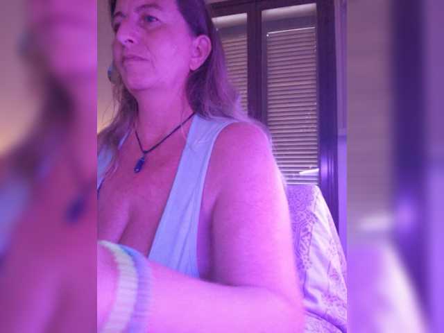 JennaDeluxe live cam on BongaCams