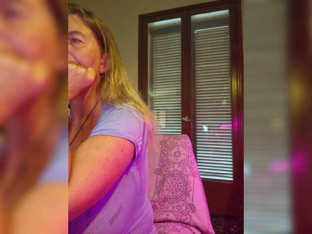 JennaDeluxe live cam on BongaCams