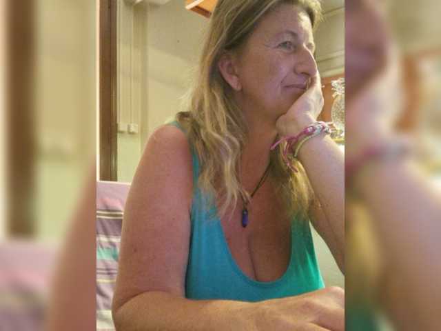 JennaDeluxe live cam on BongaCams