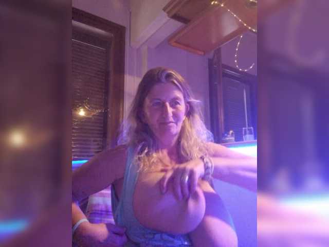 JennaDeluxe live cam on BongaCams