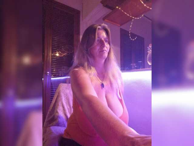 JennaDeluxe live cam on BongaCams