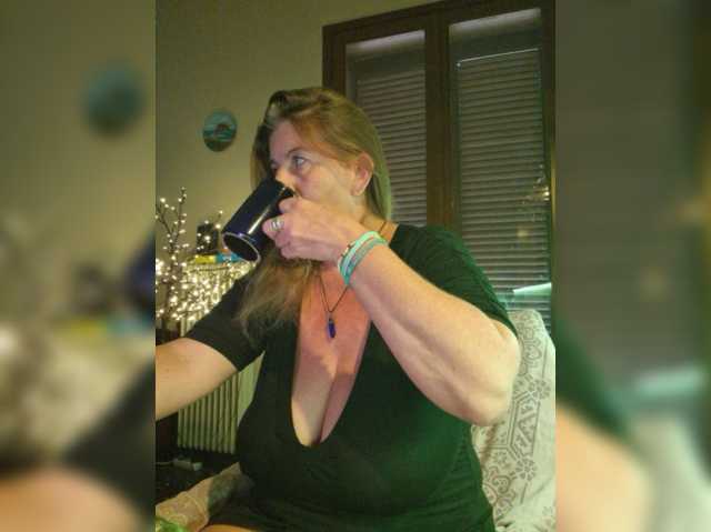 JennaDeluxe live cam on BongaCams