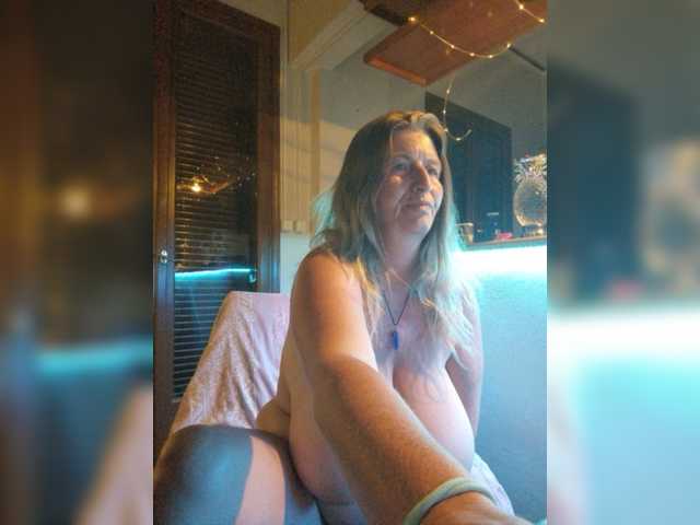 JennaDeluxe live cam on BongaCams