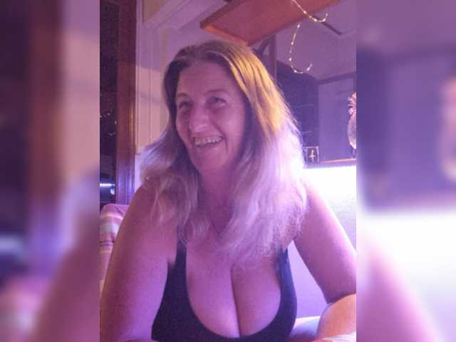 JennaDeluxe live cam on BongaCams