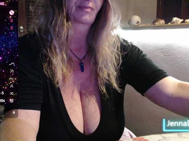 JennaDeluxe live cam