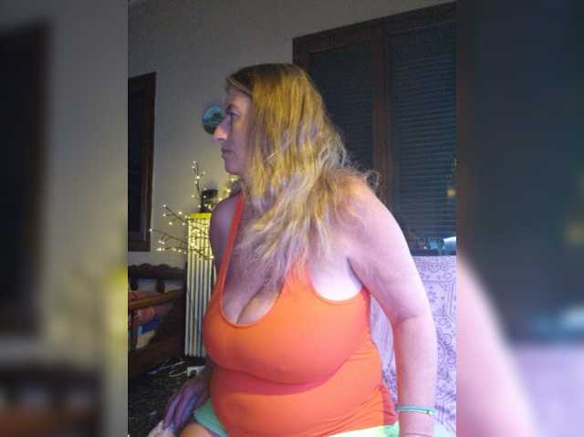 JennaDeluxe live cam on BongaCams