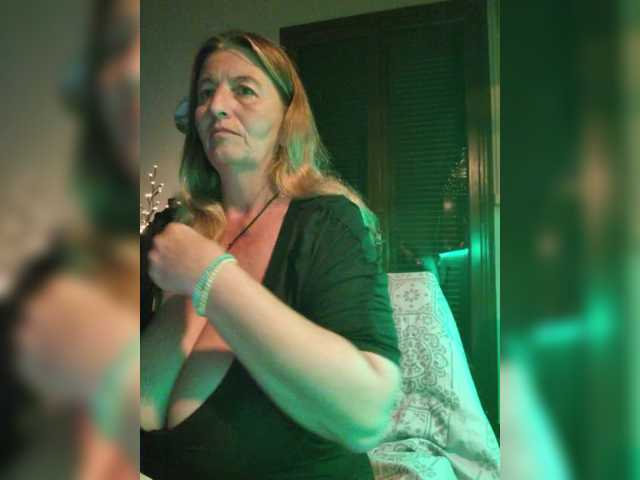 JennaDeluxe live cam on BongaCams