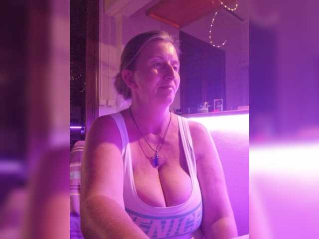 JennaDeluxe live cam
