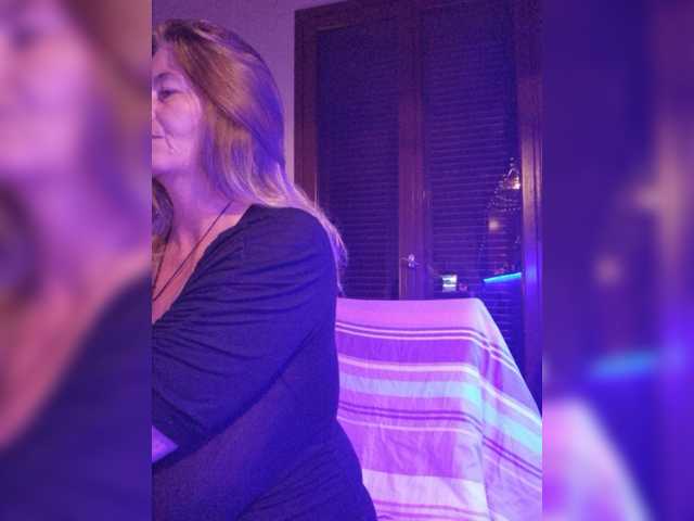 JennaDeluxe live cam