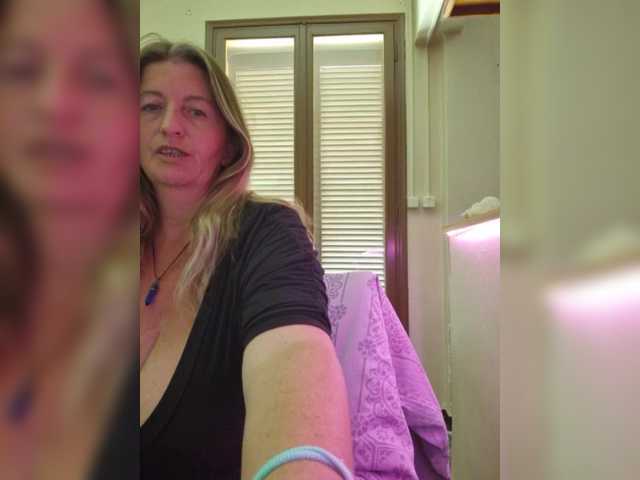 JennaDeluxe — live female cam