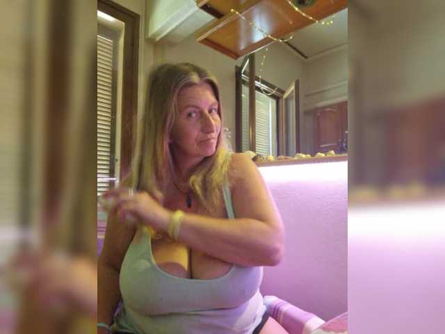 JennaDeluxe live webcam show