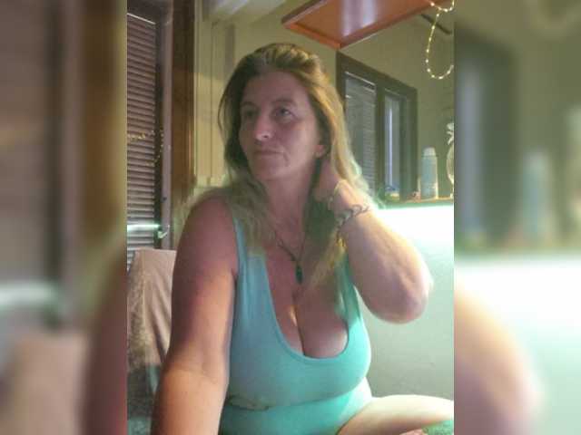 JennaDeluxe live cam on BongaCams
