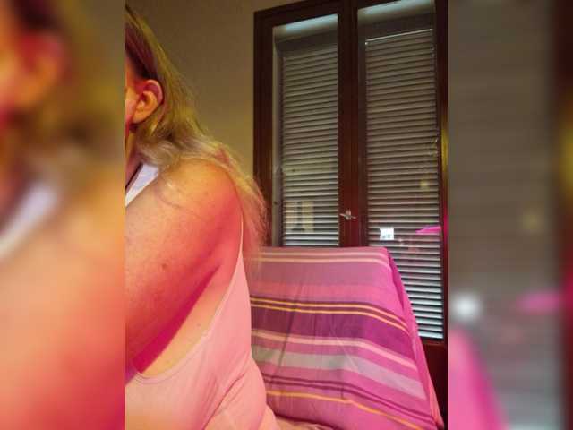 JennaDeluxe live cam on BongaCams