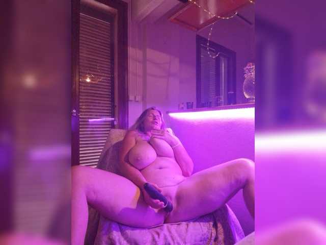 JennaDeluxe live cam on BongaCams