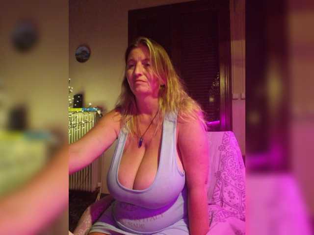 JennaDeluxe live cam on BongaCams