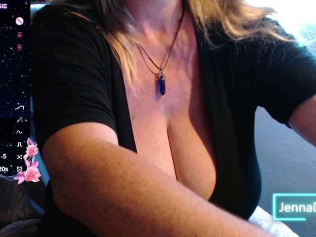 JennaDeluxe live cam on BongaCams
