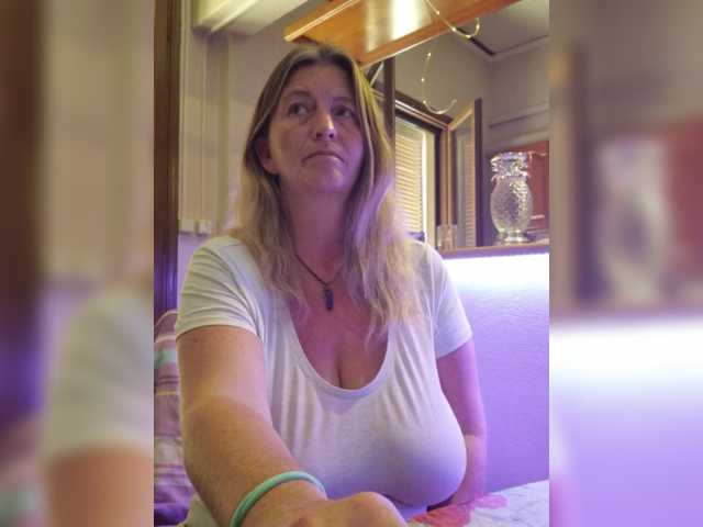 JennaDeluxe live cam on BongaCams