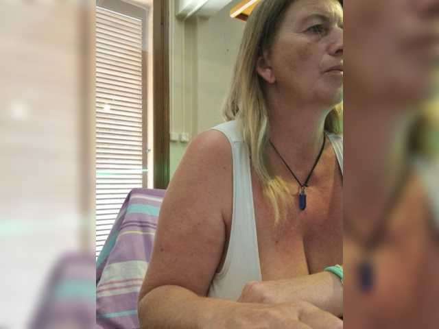 JennaDeluxe live cam on BongaCams