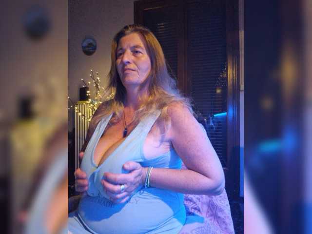 JennaDeluxe live cam on BongaCams
