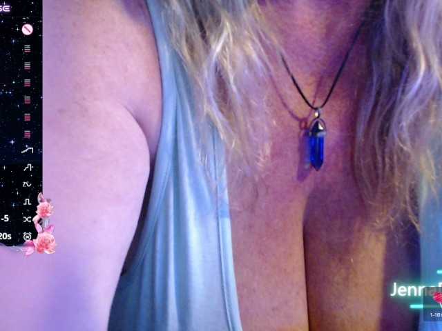 JennaDeluxe live cam on BongaCams
