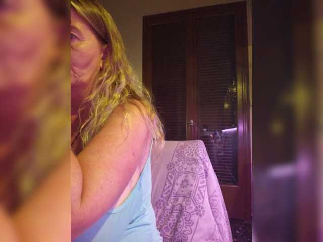 JennaDeluxe live cam on BongaCams