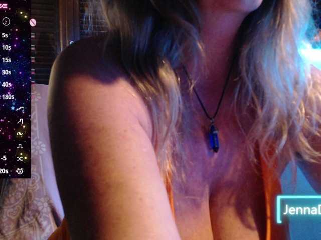 JennaDeluxe live cam on BongaCams