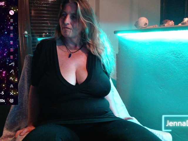 JennaDeluxe live cam on BongaCams