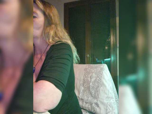 JennaDeluxe live cam on BongaCams