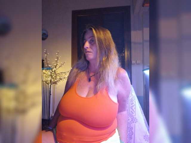 JennaDeluxe live cam on BongaCams