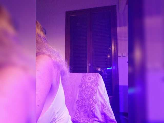JennaDeluxe live cam on BongaCams