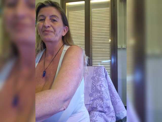 JennaDeluxe live cam on BongaCams