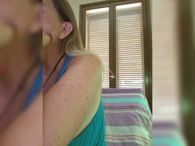 JennaDeluxe live cam on BongaCams