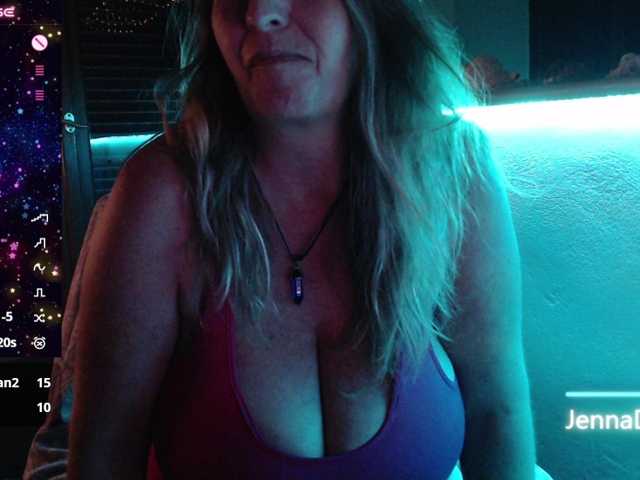 JennaDeluxe live cam on BongaCams