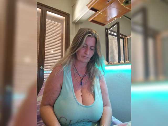 JennaDeluxe live cam on BongaCams